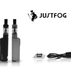 Deux cigarettes électroniques JUSTFOG, une noire et une grise, avec un câble et une résistance. Le logo JUSTFOG est présent.
