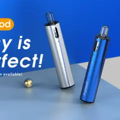 Deux eGo Pod, un argenté et un bleu, sur fond bleu et gris. "Easy is perfect!" en blanc.