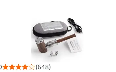 Une e-pipe pas cher au design bois, avec sa housse, son câble et ses accessoires. Idéal pour débuter la vape.