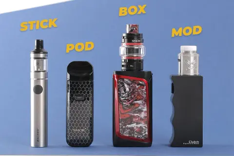 Quatre appareils de vapotage : un stick, un pod, une box et un mod. Ces cigarettes électroniques offrent différentes expériences de vape.