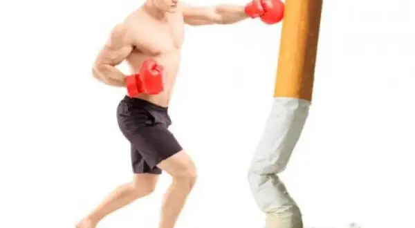 Un boxeur en tenue de sport frappe un mégot de cigarette géant, symbolisant le combat contre le tabagisme et la promotion d'un mode de vie sain.