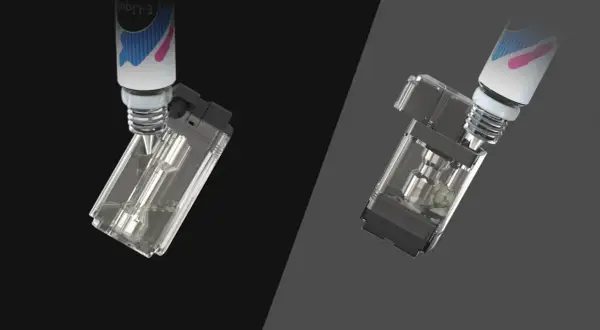 Remplissage d'un pod de Joyetech Exceed Grip Pro avec du e-liquide.
