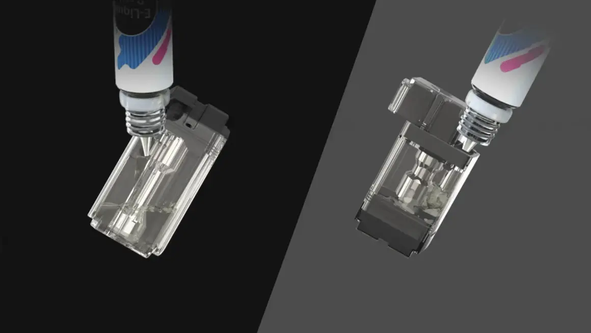 Remplissage d'un pod de Joyetech Exceed Grip Pro avec du e-liquide.