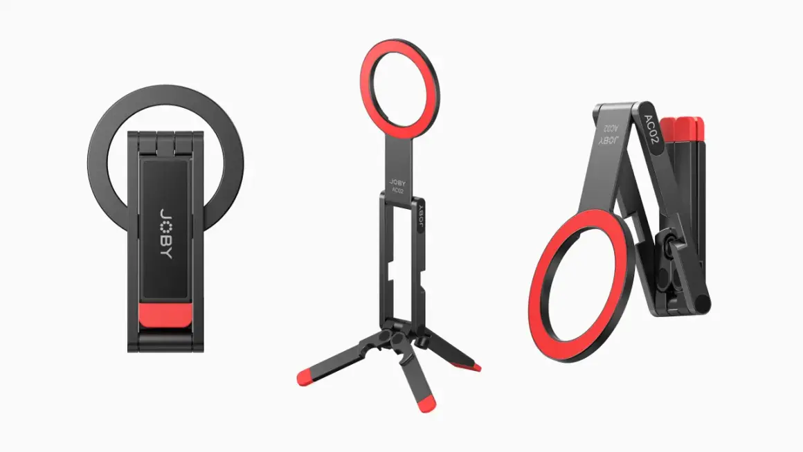 Trois vues d'un nano pod Joby AC02, un support pliable avec un anneau rouge, idéal pour les créateurs nomades.