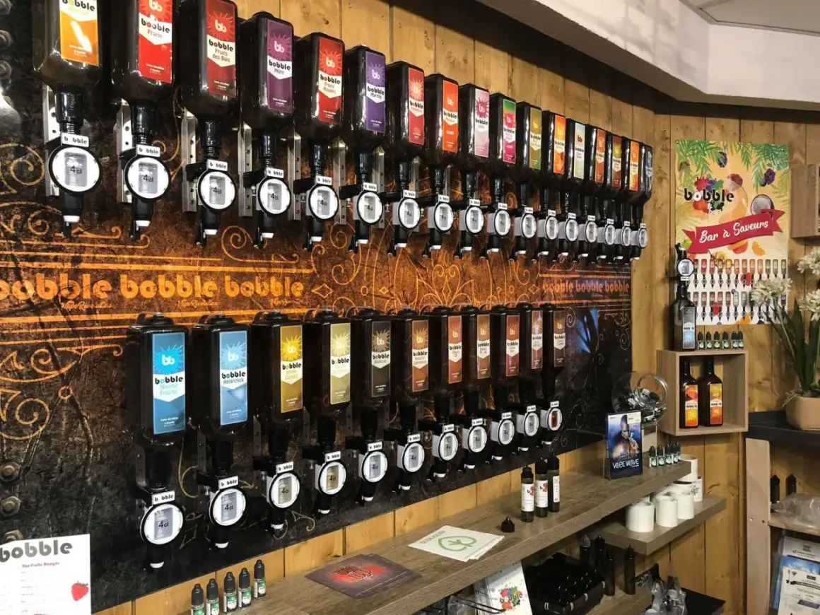 Bar de bobble e liquide avec de nombreuses saveurs fruitées et gourmandes.