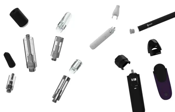 Pièces détachées d'une cigarette électronique, montrant comment démonter une cigarette électronique pour le nettoyage ou le remplacement.